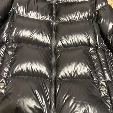 TATRAS 블랙 다운 사이즈 M 옷걸이 포함