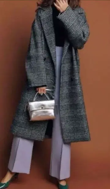 미라 오웬 체크 무늬 체스터 코트