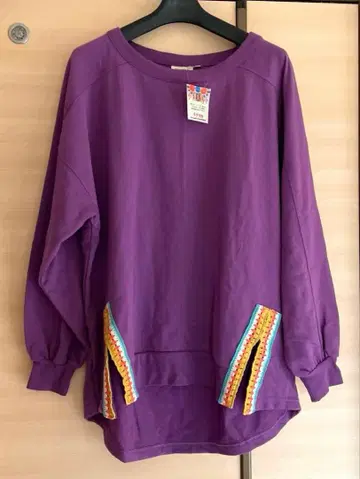 티티카카 미사용 새상품 슬릿 크로셰 풀오버 퍼플