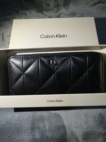 Calvin Klein 블랙 장지갑