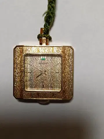 골드 스퀘어형 회중시계