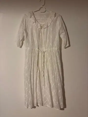 화이트 프릴 셔츠 원피스