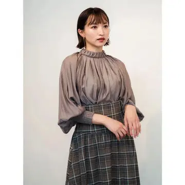 LADYMADE 개더 스탠드 카라 셔링 커프스 BL