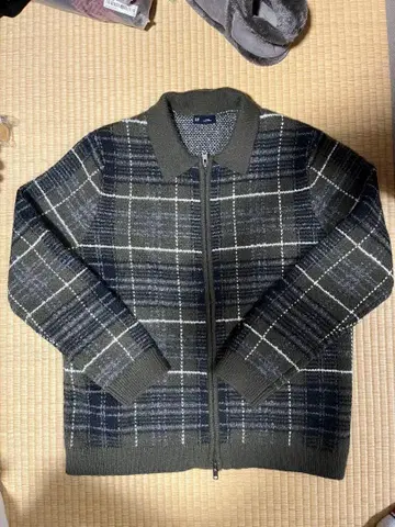 브러쉬드 격자 무늬 집업 스웨터