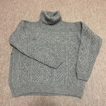 투모로우랜드 맥피 에어리 케이블 하이넥 풀오버 그레이