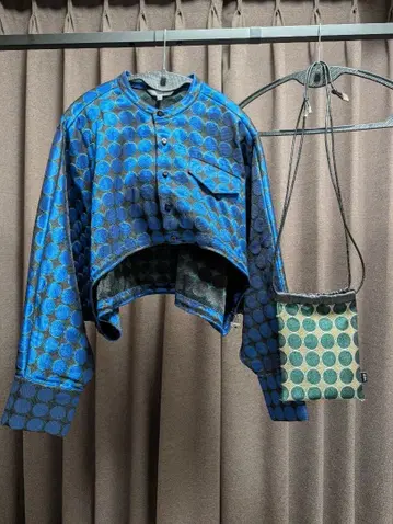 UN3D. 노카라 자켓 파랑 도트 (숄더 포함)