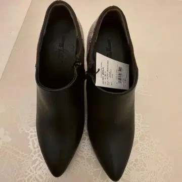 아줄 블랙 부티 힐