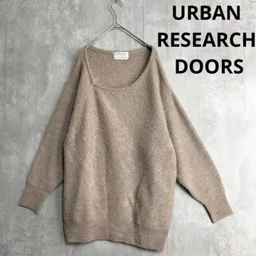 새상품급 어반 리서치 도어즈 스웨터 니트 베이지 루즈핏 겨울