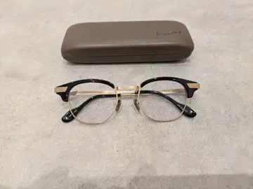 kearny keith (black x gold) 서몬트