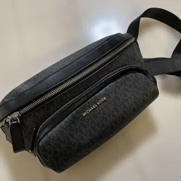 MICHAEL KORS 웨스트 파우치 바디백