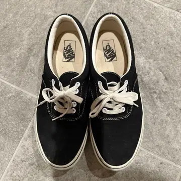 VANS 블랙 로우컷 스니커즈