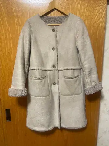 PAGEBOY 페이크 무스탕 코트