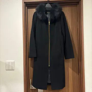 Coomb 퍼 포함 롱 코트 블랙