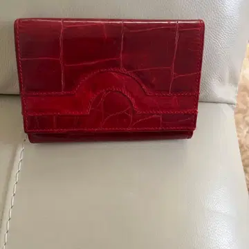 빨간색 가죽 이단 접이식 지갑