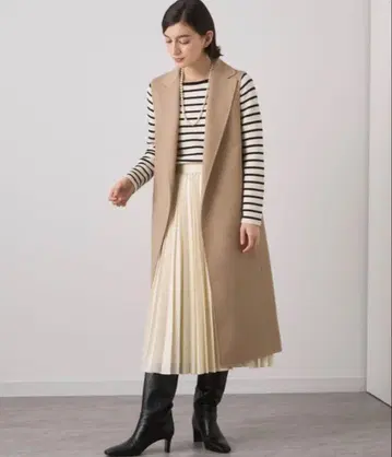 새상품급 아나이 롱베스트 카르제 리버 버튼리스 베스트 22AW 카멜 34