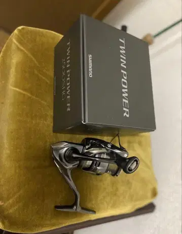 [새상품급] 24 트윈 파워 2500SHG SHIMANO