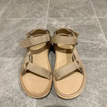 테바 베이지 스트랩 디자인