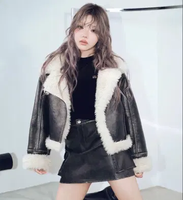 MURUA 무스탕 코트 블랙 [ 가격 인하 가능 ]