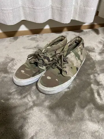 VANS 카모플라쥬 하이컷 스니커즈