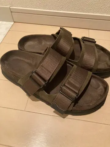 ZARA 가죽 샌들 40 다크 그린