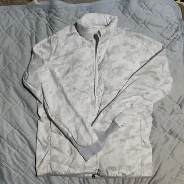 대특가 mizuno 화이트 카모플라쥬 패턴 자켓