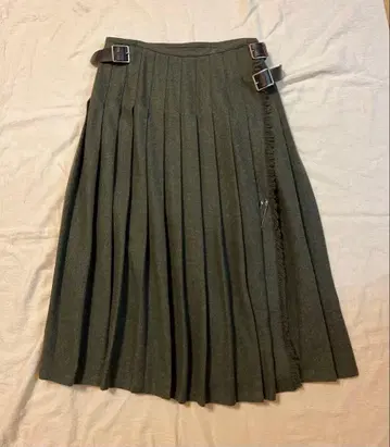 오닐 오브 더블린 플리츠 랩스커트