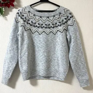 프로포션 바디 드레싱 큐신 패턴 자카드 니트 풀오버 펄 장식