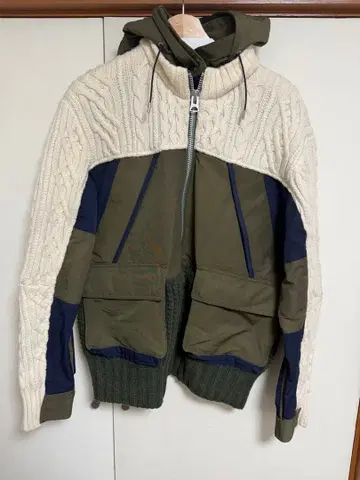 sacai 후드 부착 케이블 니트 점퍼