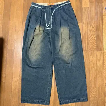 프릭스스토어 REDKAP 와이드 배기진 L 사이즈