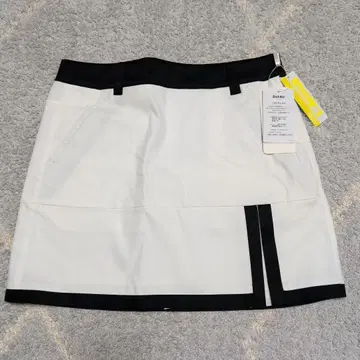[ 새상품 ] 화이트 블랙 스커트