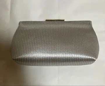 [ 미사용 ] 유나이티드 애로우즈 새틴 프레임 클러치백 실버 2way