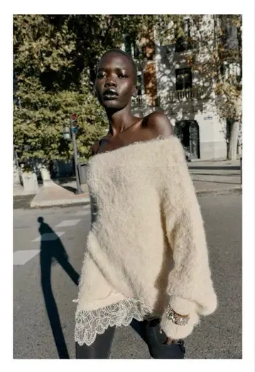 완판템 ZARA 레이스콤비니트 스웨터 S 이번 시즌 신상