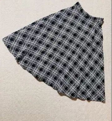 [ 미사용품 ] AVENIRETOILE 체크 무늬 트위드 플레어 스커트