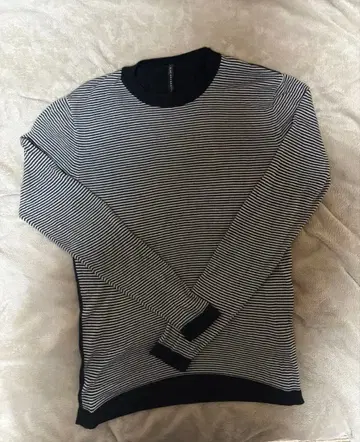 닐 바렛 스트라이프 니트