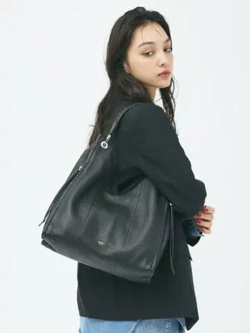 Lowell Things Valley / 가가리 가죽 원숄더