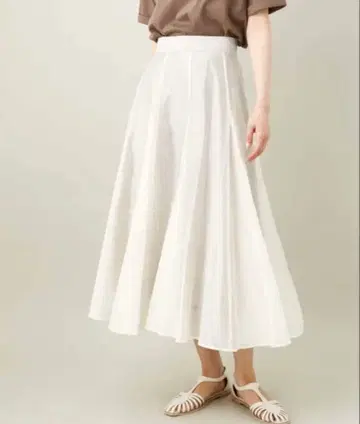 [미사용 새상품] a.v.v 플레어 스커트 샤이니 스커트