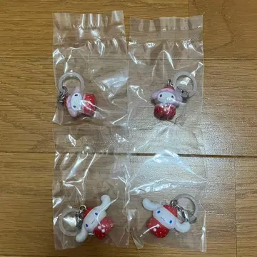 산리오 캐릭터즈 딸기 메지루시 액세서리