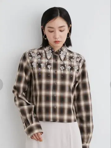 LILY BROWN 비즈 장식 체크 롱 셔츠