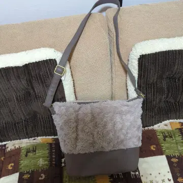 그레이 퍼 숄더백