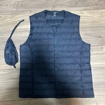 새상품급 유니클로 울트라 라이트 다운 컴팩트 베스트 네이비 사이즈 XL