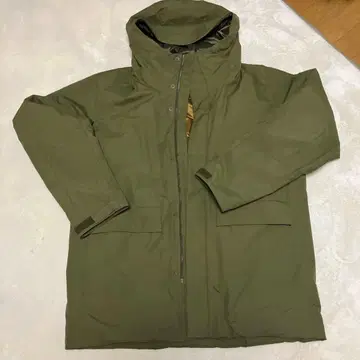 유니클로 하이브리드 다운 아우터