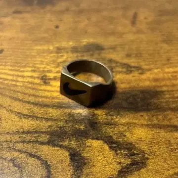 vintage NIKE boot ring