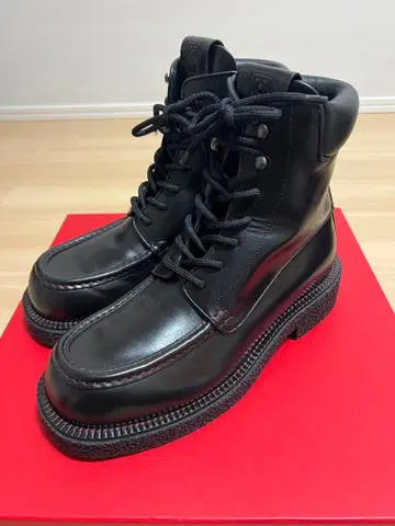 FERRAGAMO 트레킹 부츠 25SS