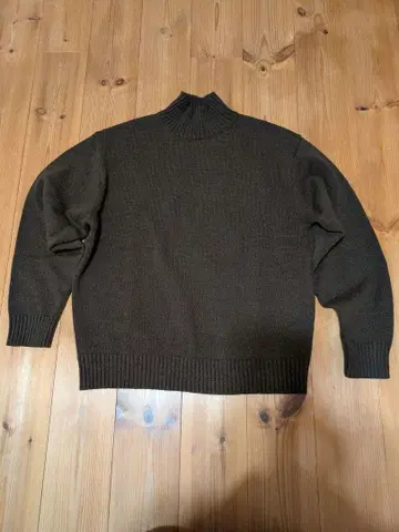 [ M 사이즈 ] 로우 게이지 하이넥 스웨터 브라운