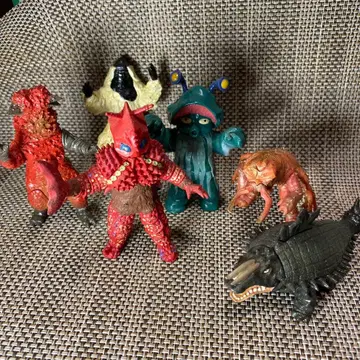 울트라맨 시리즈 괴수 피규어 6체 세트