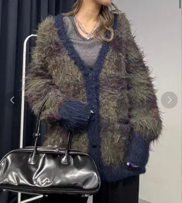 블러쉬 미들 길이 V넥 가디건