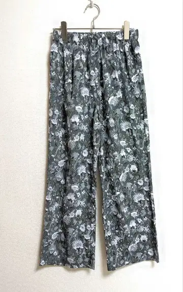 어반 리서치 도어스 [ 이지케어/접촉 냉감 ] 플라워 프린트 이지 팬츠