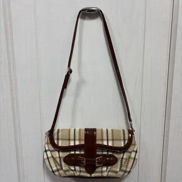 DAKS 숄더백 새상품급 중고