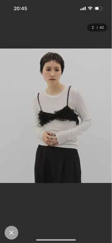 프릴 달린 블랙 뷔스티에