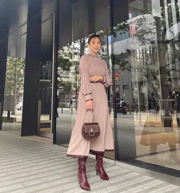 rienda 파이핑 디자인 플리츠 원피스 OP